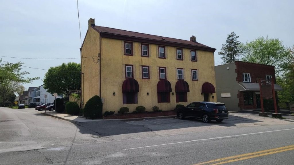 Former Whitemarsh Valley Inn building for rent MoreThanTheCurve