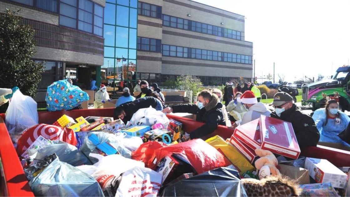 DePaul Brothers Toy Drive 2022 MoreThanTheCurve